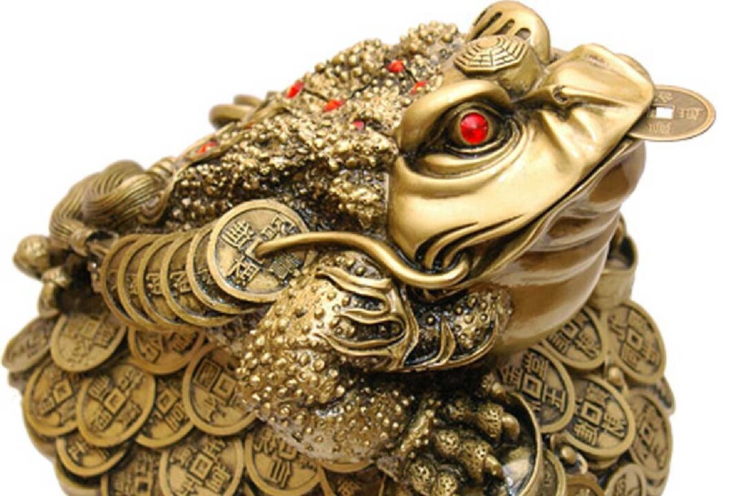 Парична жаба с древна китайска монета - амулет за богатство